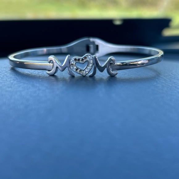 Jewelry - Mama expandable bracelet